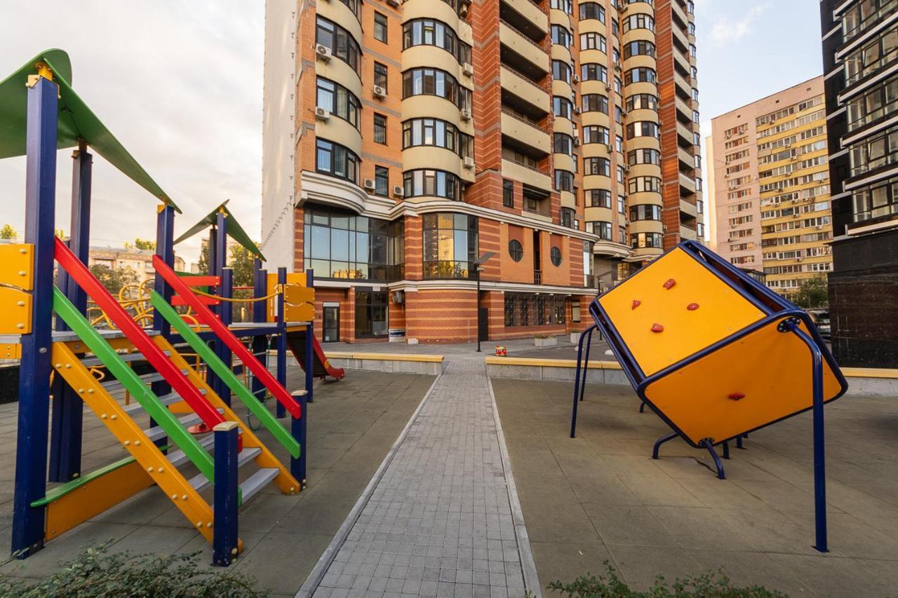 Vip In A New Building Near Lesi Ukrainki 7A Apartment Kiev Ngoại thất bức ảnh